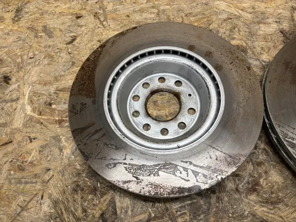 Disques de frein avant VW Golf VII OEM 5Q0615301G Paire image 3