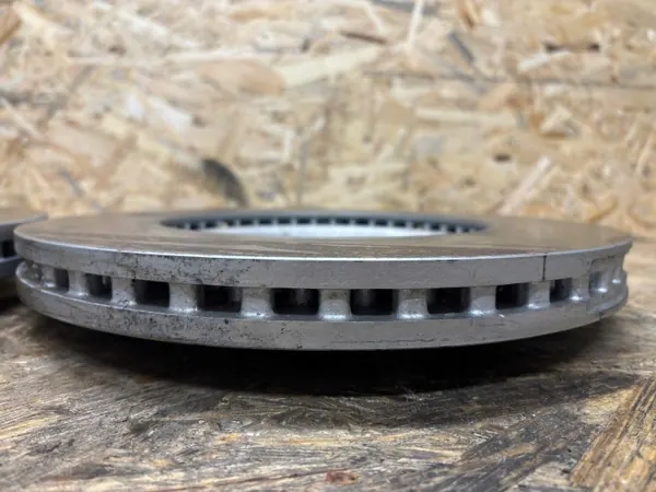 Disques de frein avant VW Golf VII OEM 5Q0615301G Paire image 5