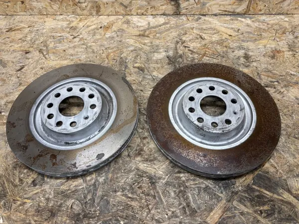 Disques de frein avant VW Golf VII OEM 5Q0615301G Paire image 6