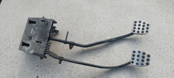 Dodge Kupplungs-Bremspedal OEM 04581660AC - Gebraucht image 2