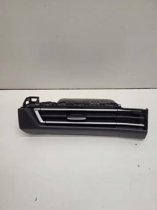 VW Golf VIII vasen ilmanvaihtoristikko OEM 5H1858711 image 2