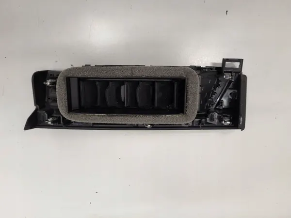VW Golf VIII vasen ilmanvaihtoristikko OEM 5H1858711 image 3
