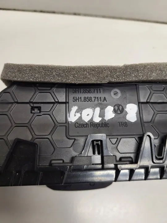VW Golf VIII vasen ilmanvaihtoristikko OEM 5H1858711 image 5