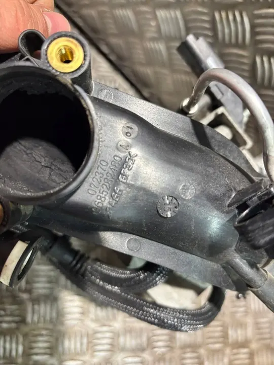 Corpo de borboleta Peugeot 308 I 1.6 HDI image 6