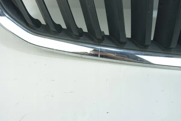 Garniture de Calandre Avant Skoda Rapid 5JA OEM 5JA853668 image 4