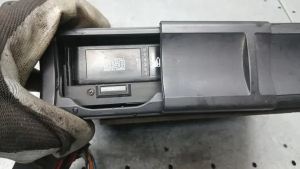 Ford Fiesta MK1 1.8B 99R Vaihtosähkö OEM XS4F-18C830-AE image 6