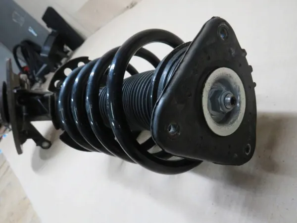 Amortecedor dianteiro esquerdo OEM CV6118K001DCB Ford image 4
