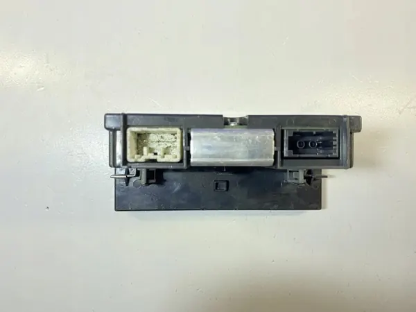 Pantalla Volvo V50 OEM 36001469 - Usado image 4