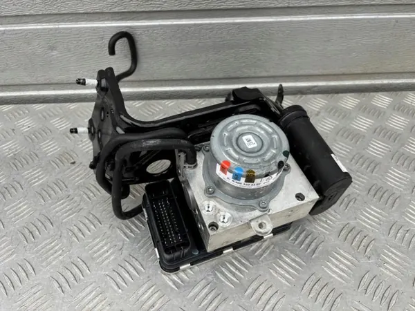 Suspension Mercedes W206 Classe C OEM A2069010708 image 3