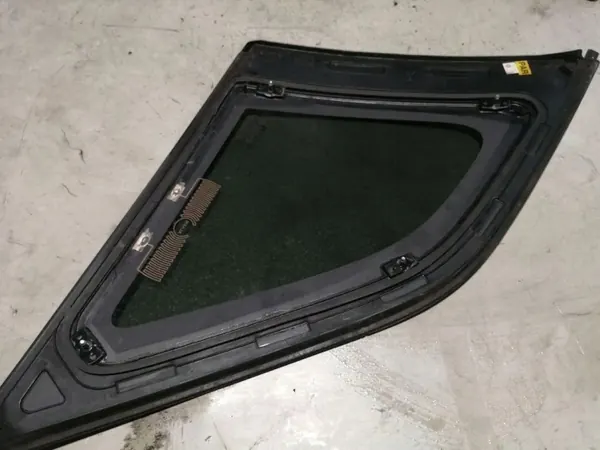 Opel Antara achter rechter ruit OEM P96660069 image 3