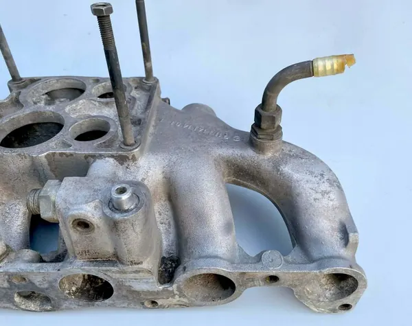 Mercedes-Benz W123 M110 2.8 Inlaatspruitstuk OEM R1101411401 image 4