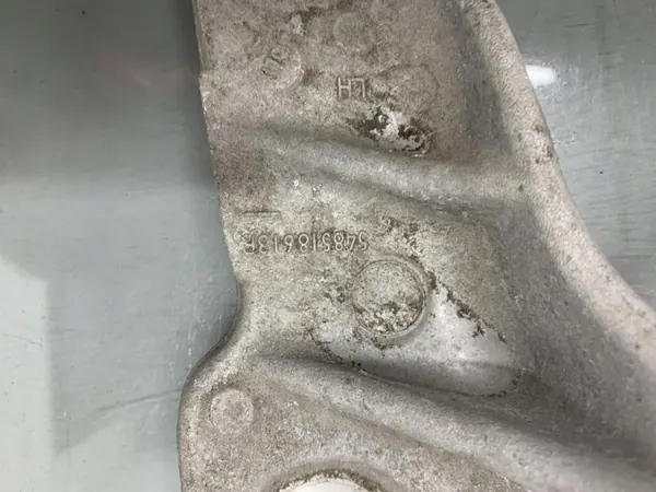 OEM 548518613R Vasen Hinauskoukku Renault Clio V image 4