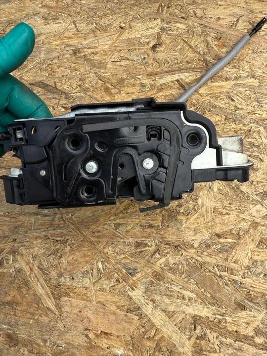 Dörrlås vänster fram VW Volkswagen Tiguan image 3