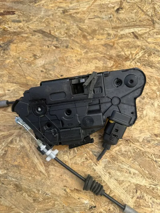 Dörrlås vänster fram VW Volkswagen Tiguan image 4