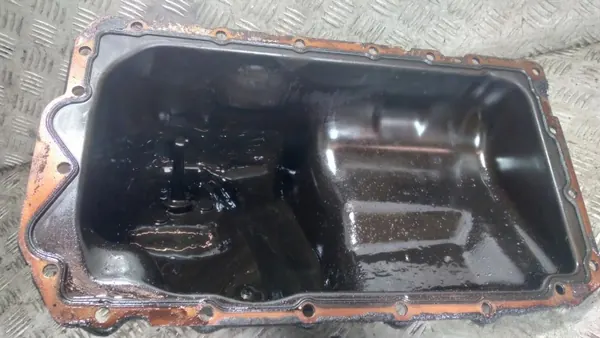 Cárter de aceite BMW usado OEM 123XXX para E91 2.0 B image 4
