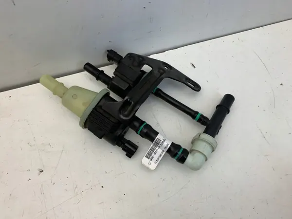 Válvula Presión Combustible Ford OEM LX68-9E817-EB Usado image 3