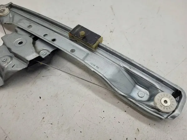 Elevador de vidro traseiro direito Dacia Duster II 827208597R image 6