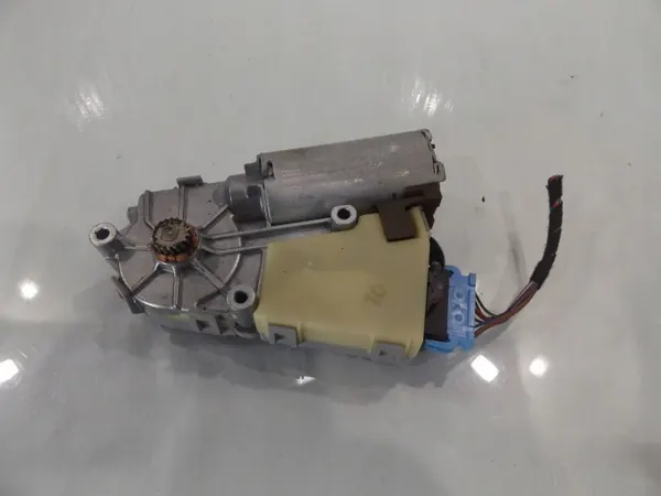 Audi A6 Schiebedachmotor OEM 4B0959591H Gebraucht image 3