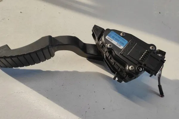 Gaspedaal RENAULT LAGUNA II 2.2L Diesel image 3