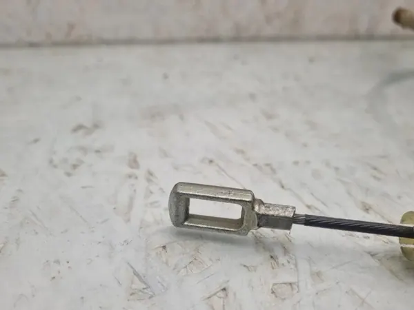 Cable de freno de mano Audi OEM 8E0609721AH - Usado image 4