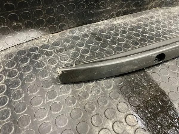 Hyundai Kona II Dachreling links OEM 87277-BE000 image 3