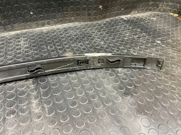 Hyundai Kona II Dachreling links OEM 87277-BE000 image 6