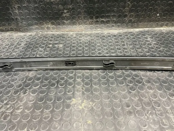 Hyundai Kona II Dachreling links OEM 87277-BE000 image 7