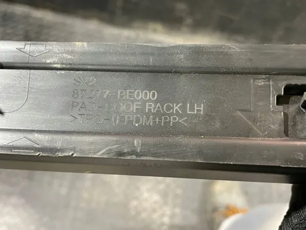 Hyundai Kona II Dachreling links OEM 87277-BE000 image 9