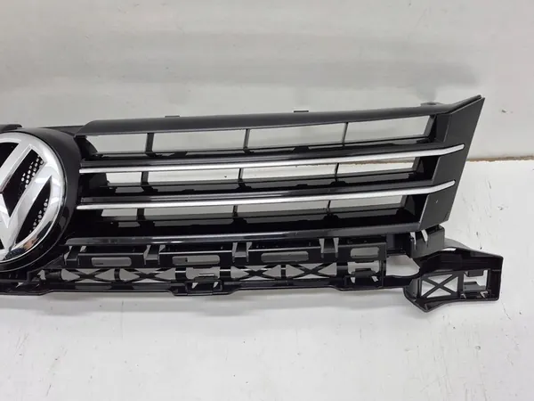 VW Touran, Caddy 10-15 Grill image 2