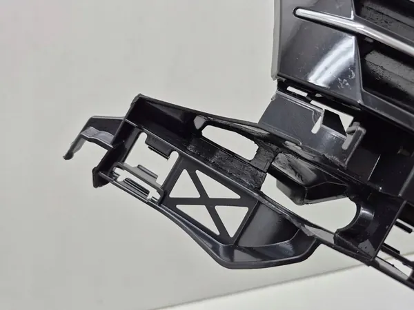 VW Touran, Caddy 10-15 Grill image 7