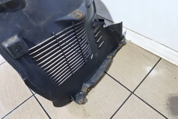 Mercedes CL Etu Oikea Pyöränkaari OEM A2156980830 image 8