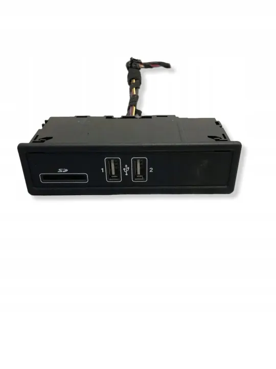 USB-anslutning OEM A2058200226 för Mercedes image 2