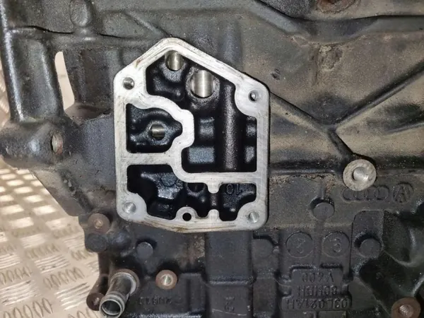 Begagnad Audi OE motorblock 03L021AH för 2.0 TDI image 3