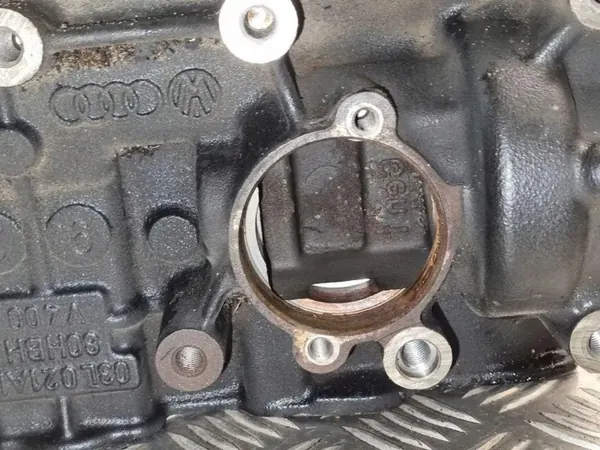 Begagnad Audi OE motorblock 03L021AH för 2.0 TDI image 4