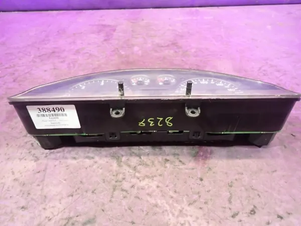 Audi A6 C5 97-01 1.9 TDI Mittaristo OEM 4B0919880G - Käytetty image 3