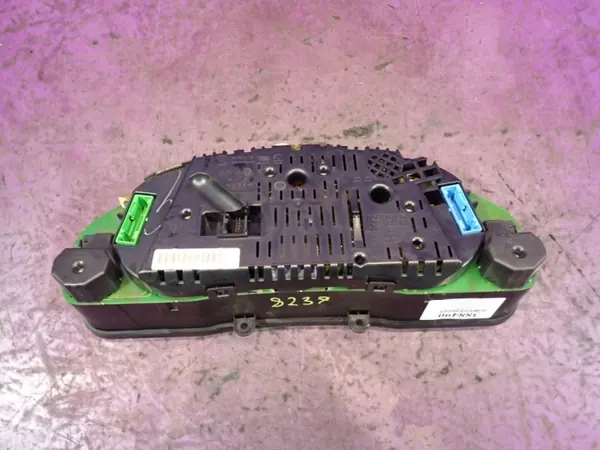 Audi A6 C5 97-01 1.9 TDI Mittaristo OEM 4B0919880G - Käytetty image 4