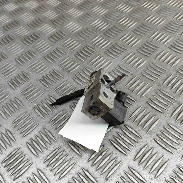 Válvula de radiador AC OEM 9394286 para BMW Série 1 F20 image 4