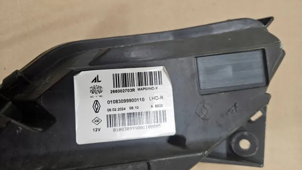 OEM 266002703R Lámpara DRL Derecha para Renault Clio V image 9
