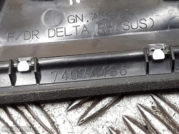 Garniture de pilier Mitsubishi Eclipse Cross 2023 7407a486 image 4