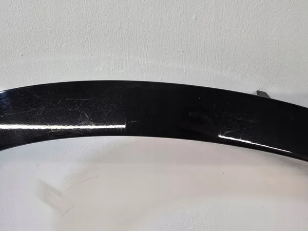 BMW X5 E70 Oikea Etulokasuoja 51777158428 image 4