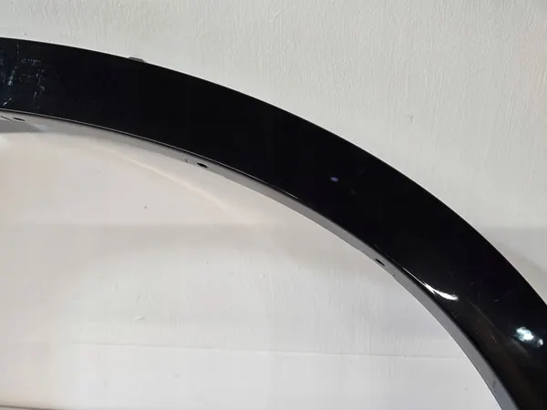 BMW X5 E70 Oikea Etulokasuoja 51777158428 image 5