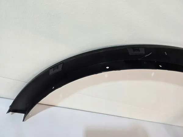 BMW X5 E70 Oikea Etulokasuoja 51777158428 image 7