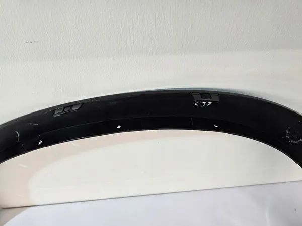 BMW X5 E70 Oikea Etulokasuoja 51777158428 image 8