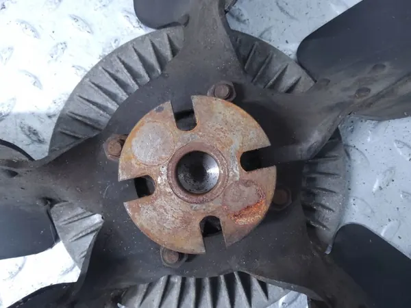 Jäähdyttimen tuuletin OEM UE37843 Rolls-Roycelle image 4
