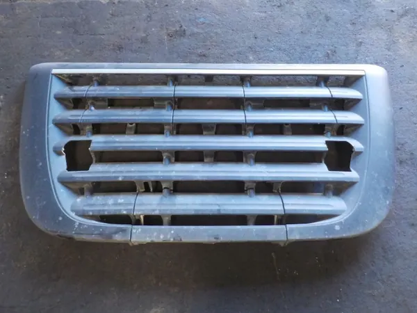 DAF Kühlergrill OEM 1635705 - Gebrauchter Zustand image 2