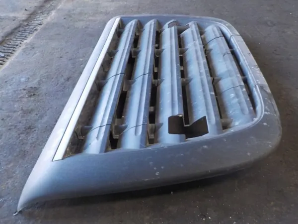 DAF Kühlergrill OEM 1635705 - Gebrauchter Zustand image 4