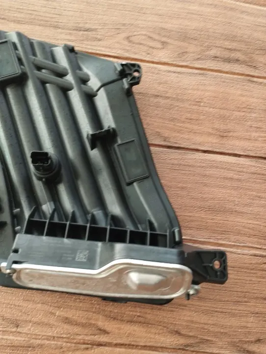 Peugeot 208 II vänster DRL-ljus OEM 985105418002 image 6