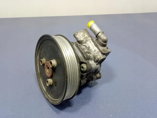 Audi Q5 Servopumpe OEM 8R0145155K - Gebraucht image 5
