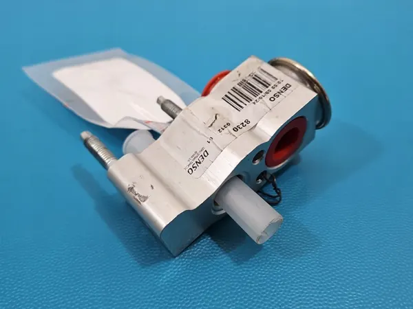Válvula de expansión AC OEM XS482465-0940 para Opel Grandland X image 2