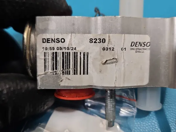 Válvula de expansión AC OEM XS482465-0940 para Opel Grandland X image 3